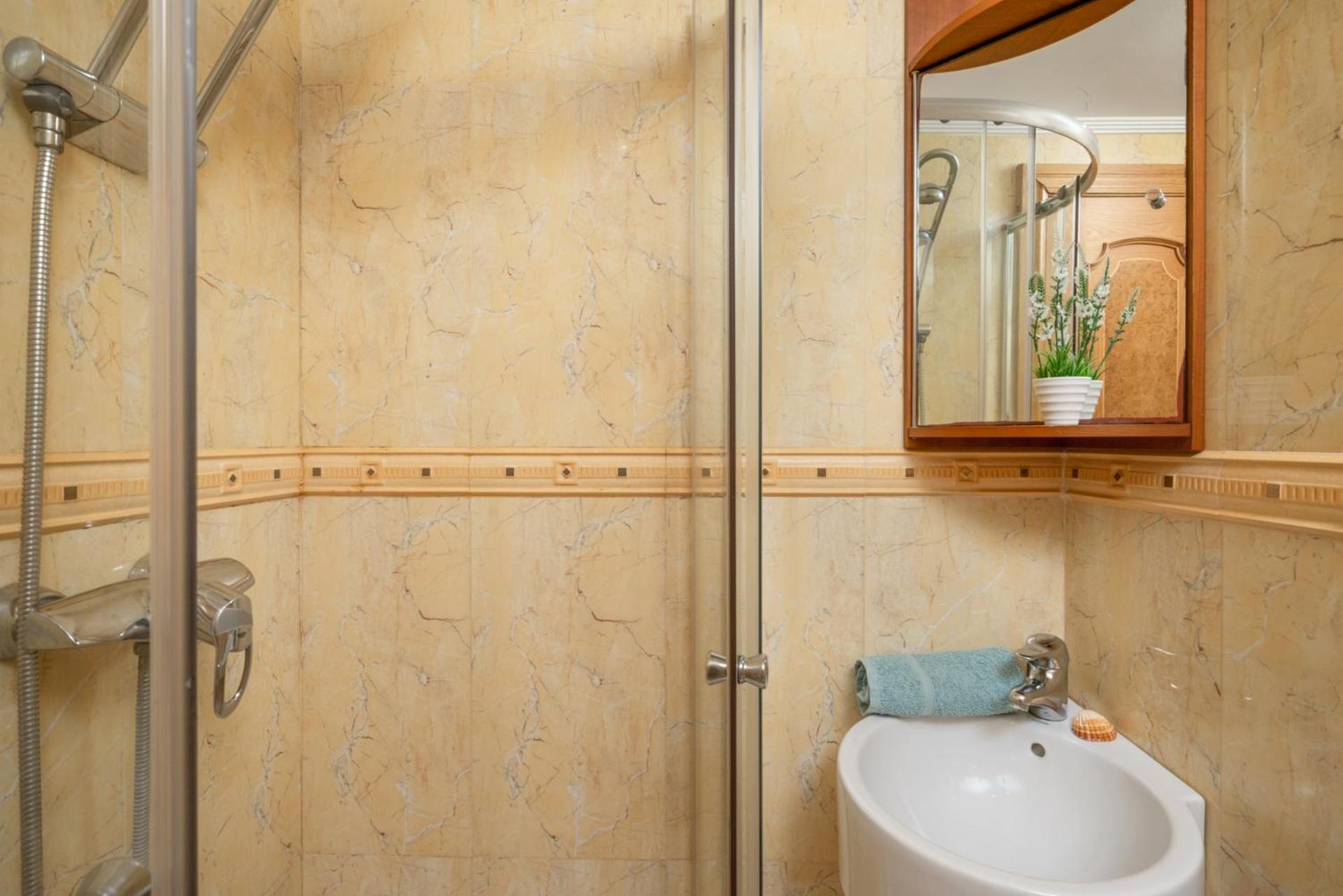 Beachfront, Two Bed- & Bathrooms, Private Parking Fuengirola Eksteriør billede