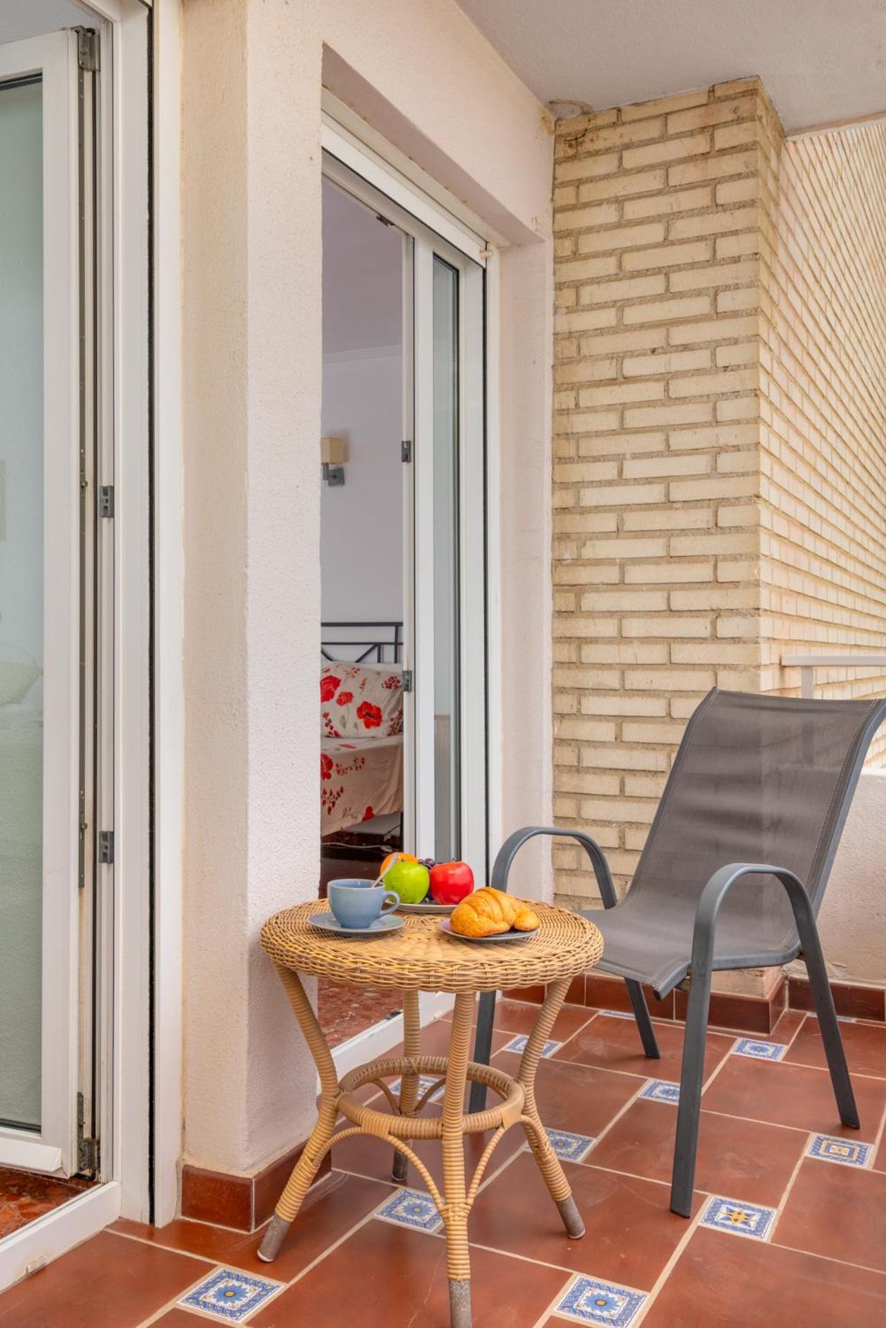 Beachfront, Two Bed- & Bathrooms, Private Parking Fuengirola Eksteriør billede