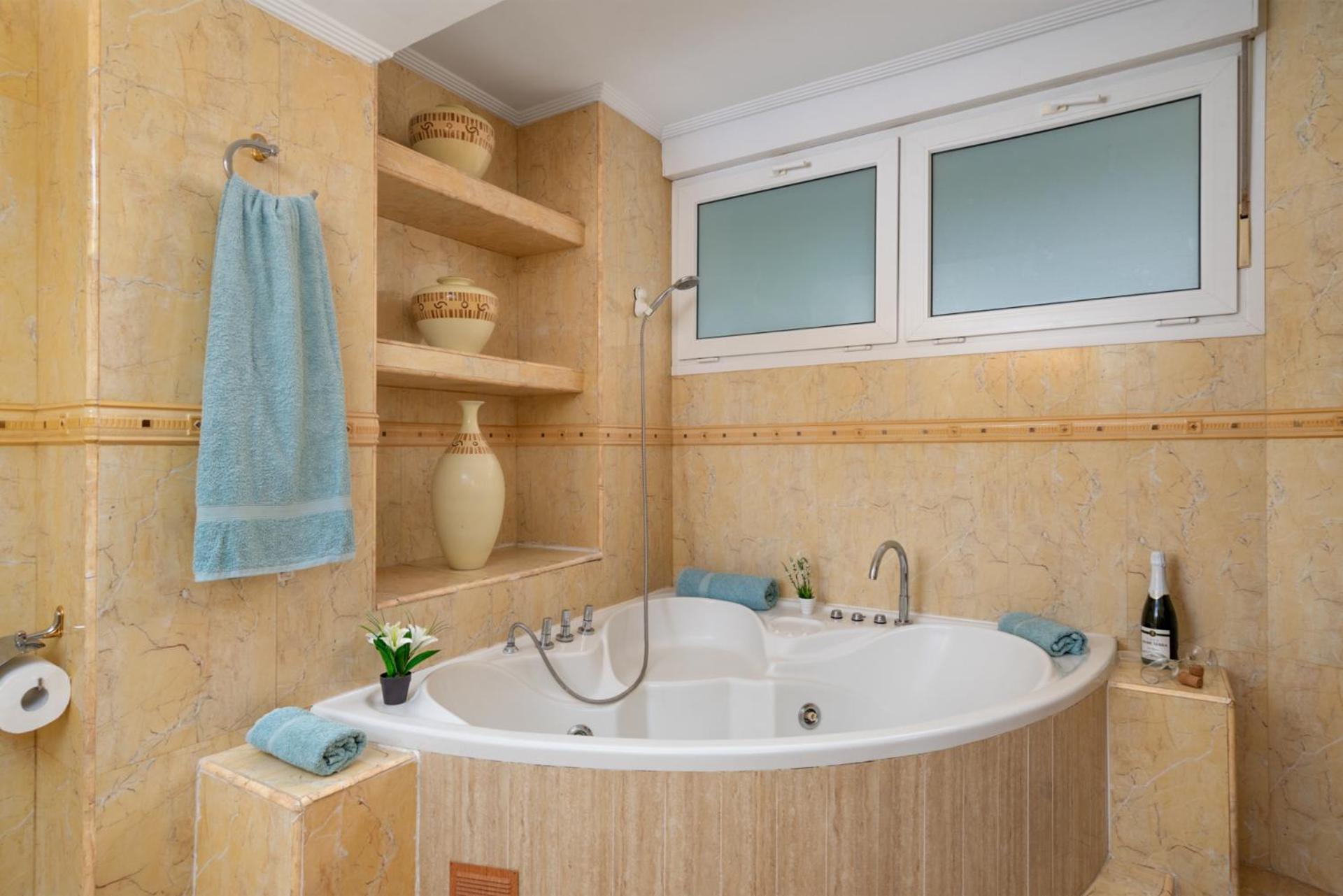 Beachfront, Two Bed- & Bathrooms, Private Parking Fuengirola Eksteriør billede